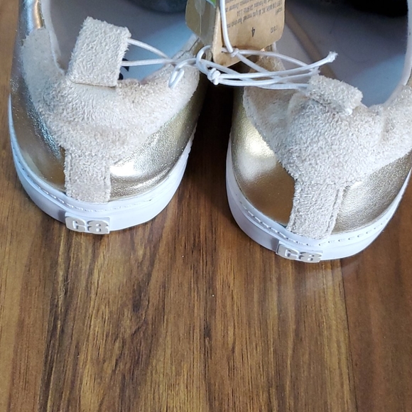 SHOES - Picture 6 of 7